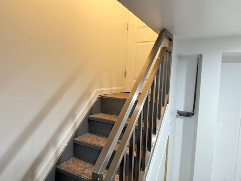 Building Photo - 13202 Atlantic Ave