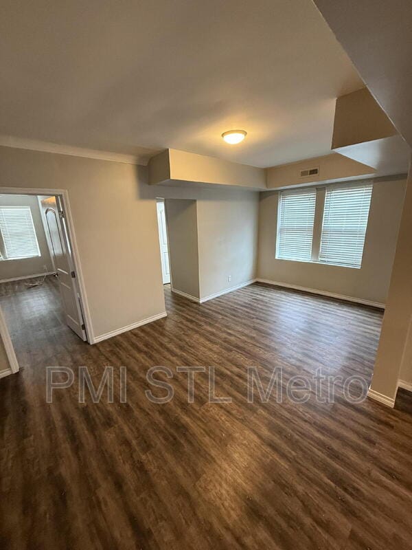 Building Photo - 5572 Clemens Ave