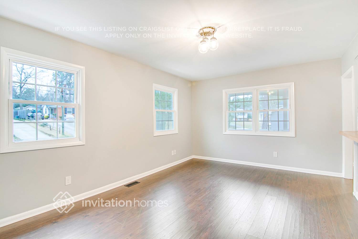 Building Photo - 1100 Chatham Ln