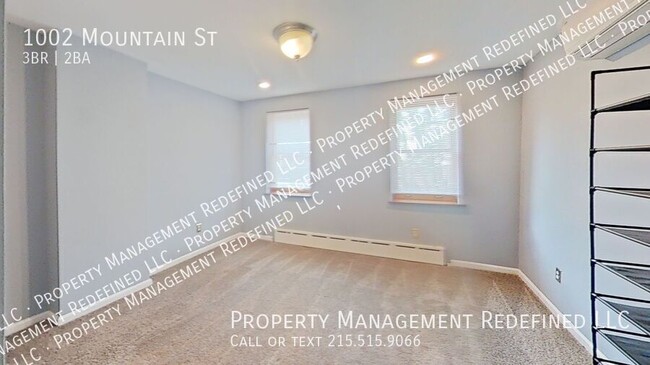 Building Photo - 1002 Mountain St