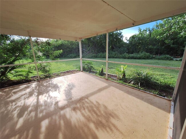 Building Photo - 259 Franca St