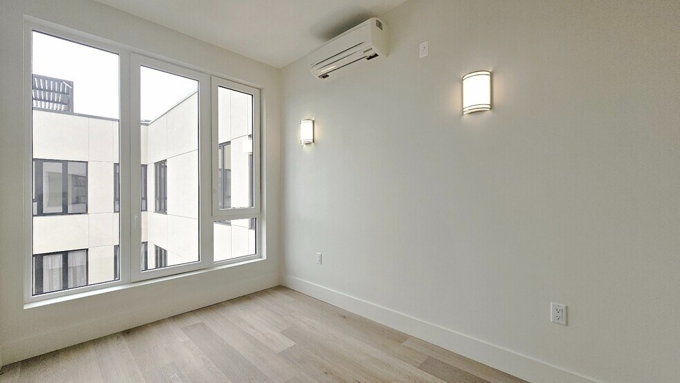 Building Photo - 91 Bruckner Blvd