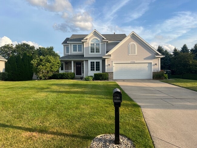 Primary Photo - 2596 Lenwood Ln NE