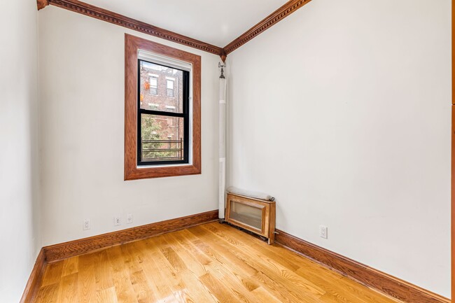 Building Photo - 50 W 91st St