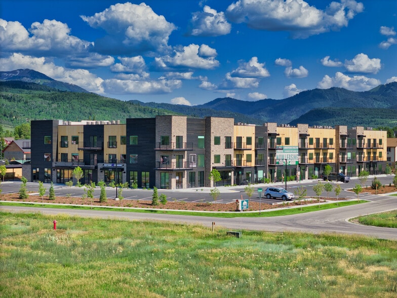 Primary Photo - The Larkspur