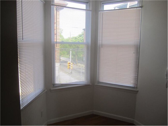 Building Photo - 1801 W Master St