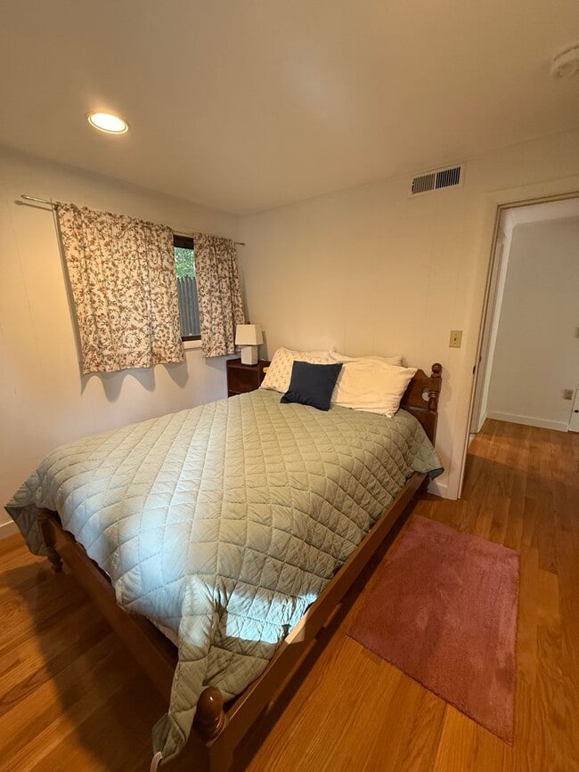 Building Photo - **WINTER RENTAL** Adorable Meredith Chalet...