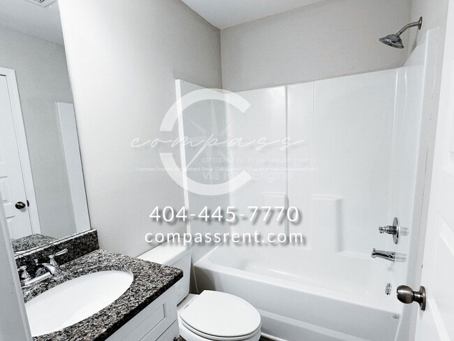 Building Photo - 200 Lyndon Wy NW