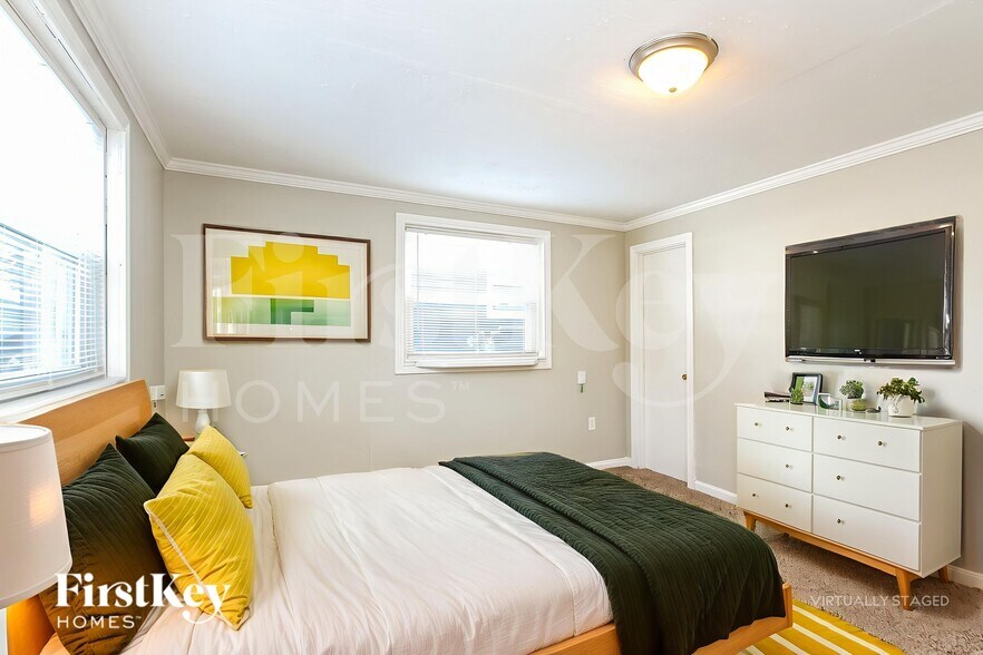 Building Photo - 3526 N Faculty Dr