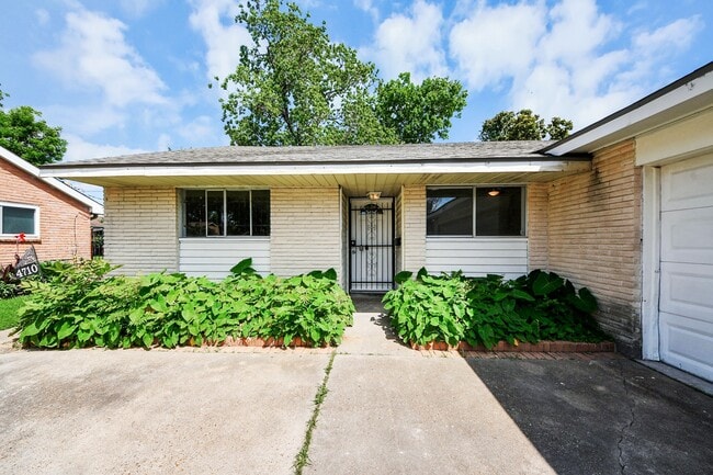 Building Photo - 4710 Lotus St