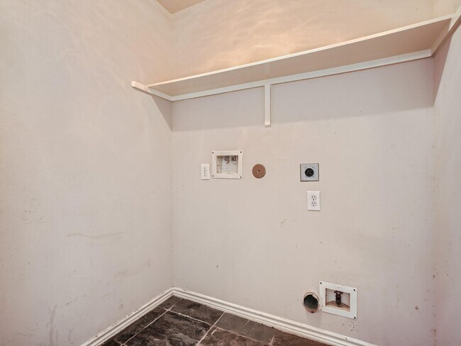 Building Photo - 503 Taskwood Dr