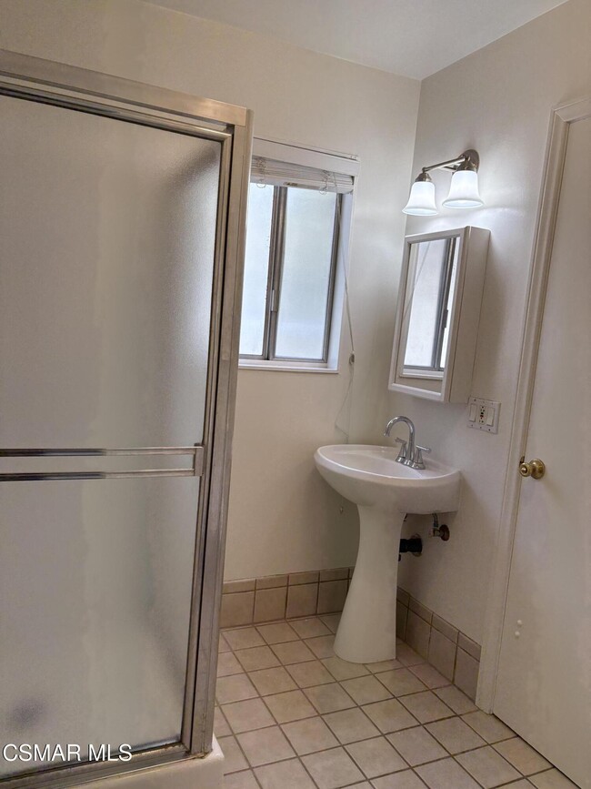 Building Photo - 5780 Lake Lindero Dr