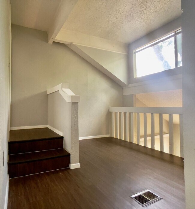 Building Photo - 1713 Cinnamon Path