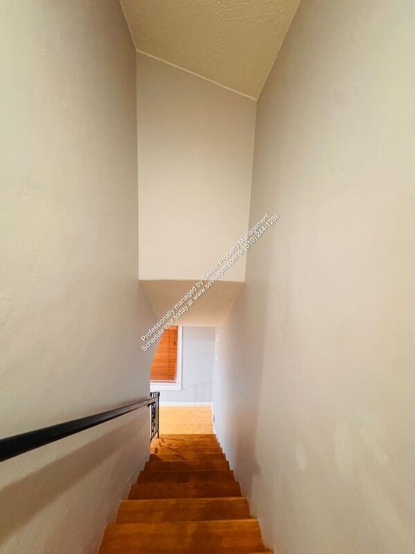 Building Photo - 7850 Crest Ave