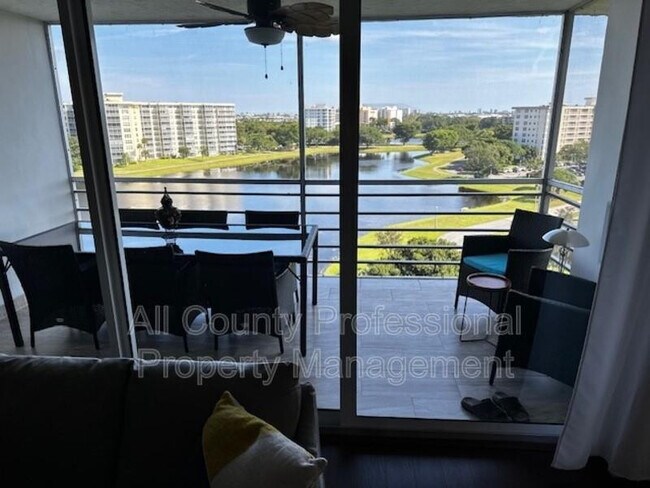 Building Photo - 3051 N Course Dr