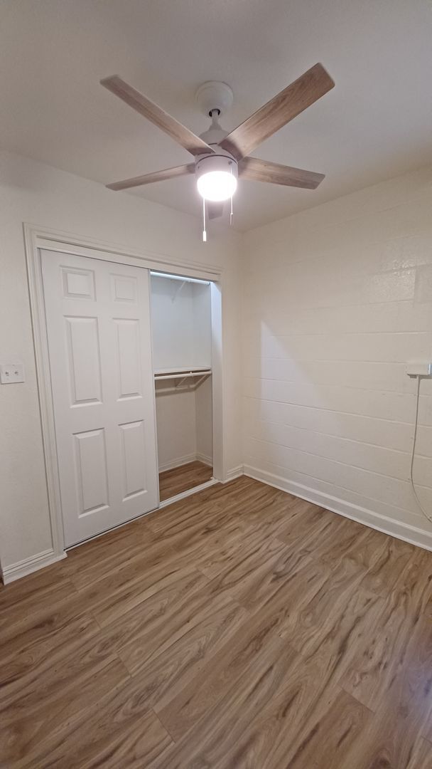 Building Photo - Single Level, Ground Floor, 3 Bed/1 Bath A...