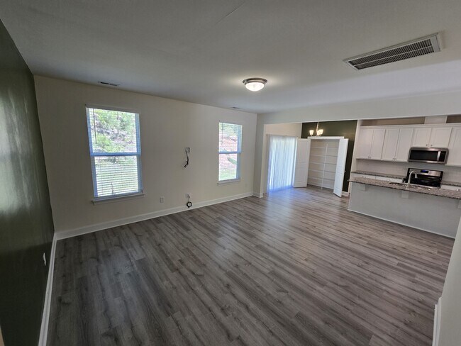 Building Photo - 421 Sailor Wy