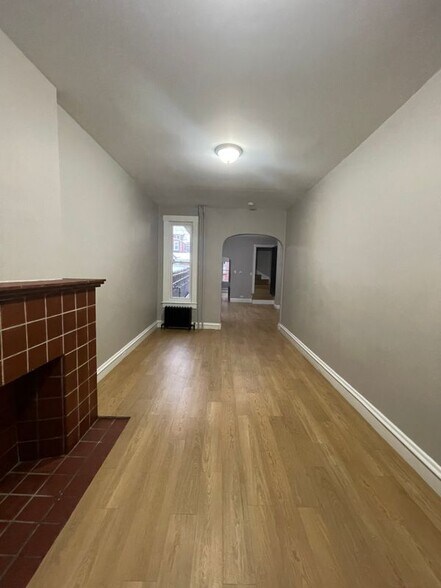 Building Photo - 1335 N 10th St