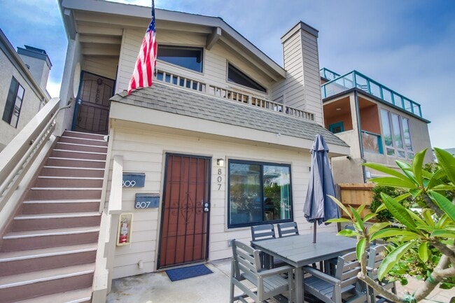 Building Photo - 807 Capistrano Pl