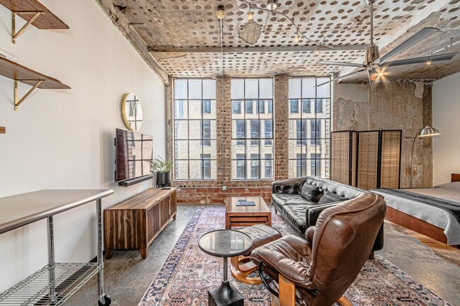 Building Photo - Modern Studio Loft in Downtown Dallas – Wa...