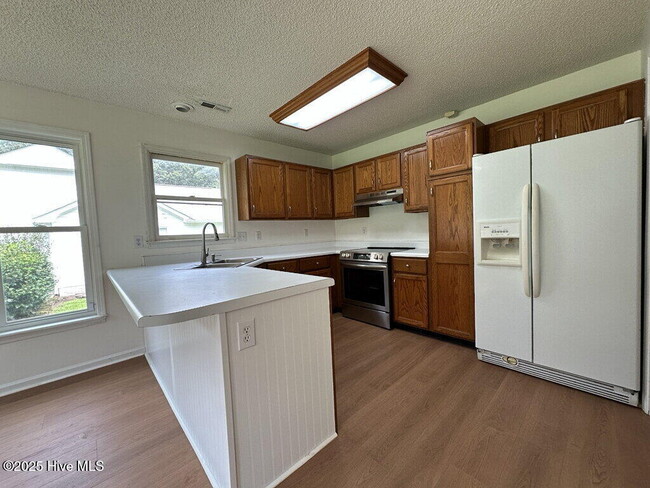 Building Photo - 237 Baytree Dr