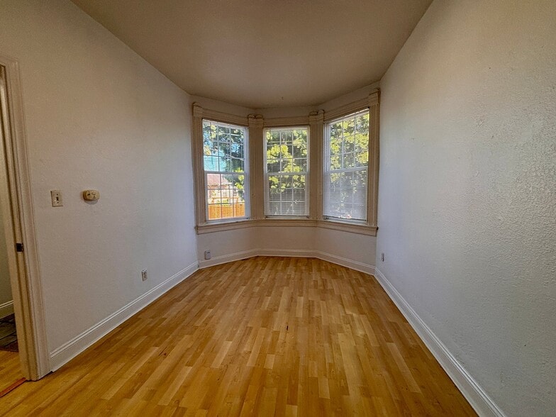 Building Photo - 1941 Chestnut St