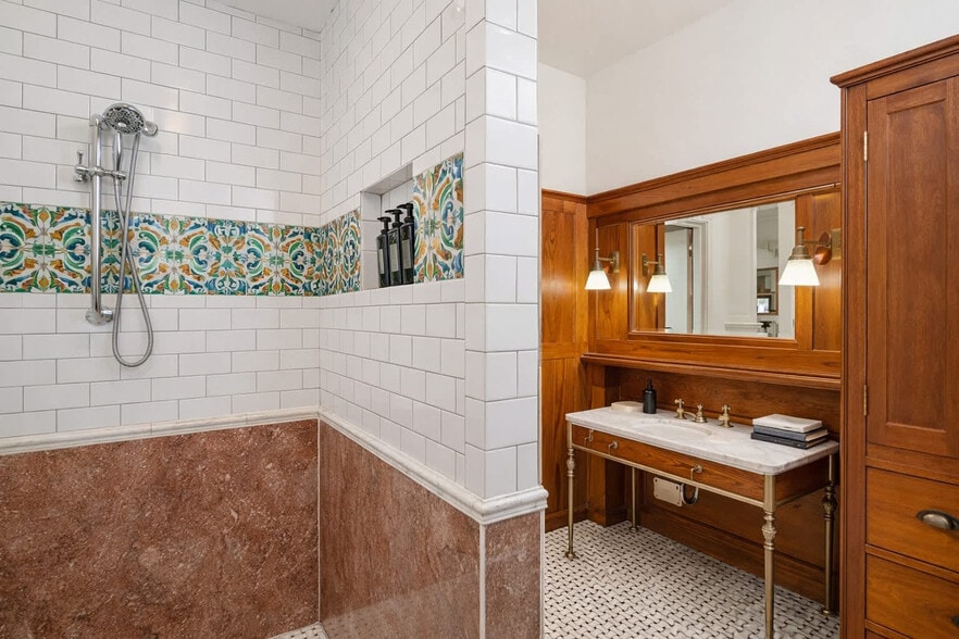 Building Photo - 316 Court St