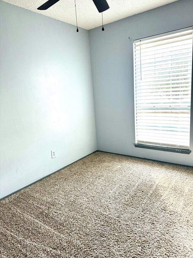 Building Photo - 1716 Coronado Ave