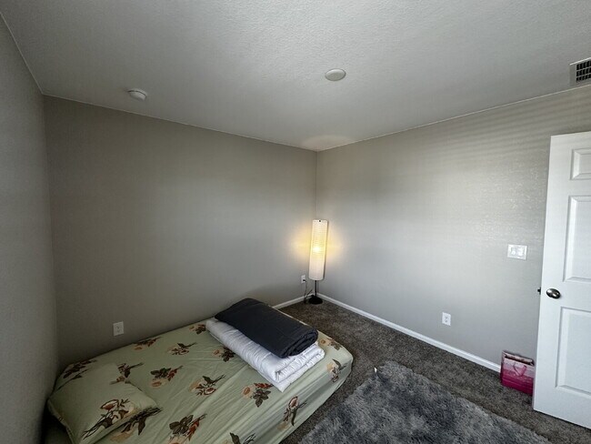 Building Photo - Available May! Beautiful home in Murphy Creek!