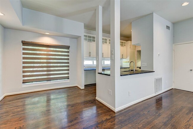 Building Photo - 704 Wendel St