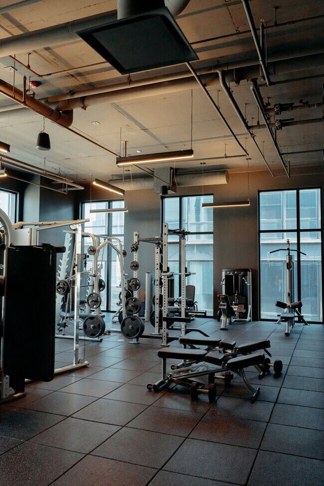 Building Photo - 755 S Clark St