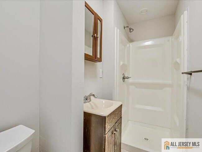 Building Photo - 11 Hyde Ave