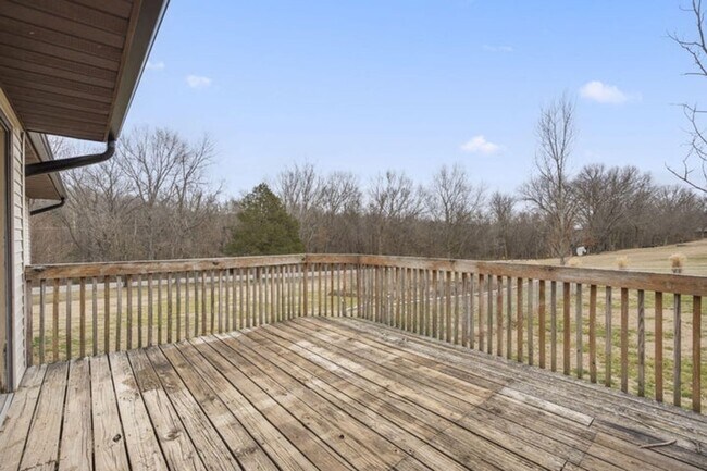 Building Photo - NEWLY REMODELED HOME | 3 Bedroom | 2 Bath ...