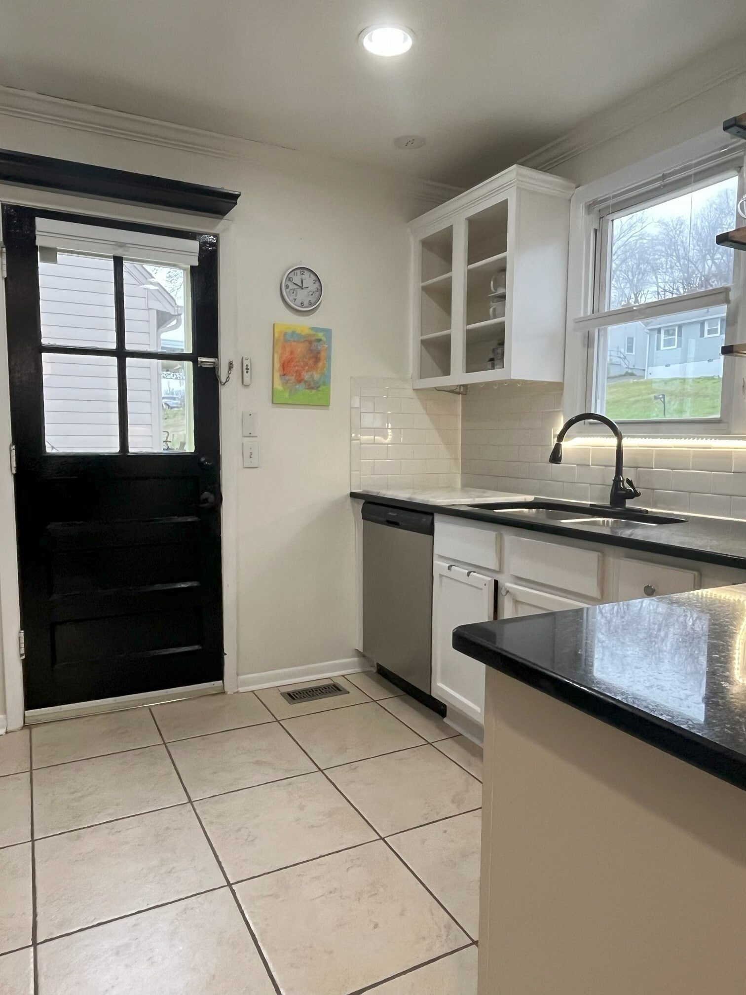 Building Photo - 3803 Lookout Dr