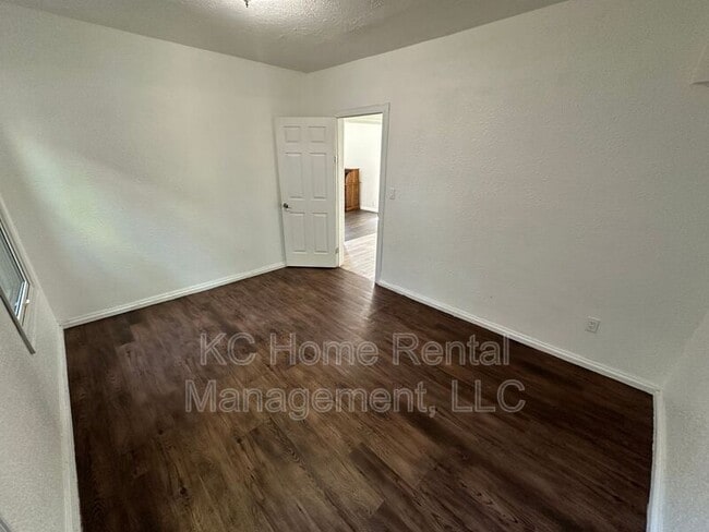 Building Photo - 2316 Spruce Ave