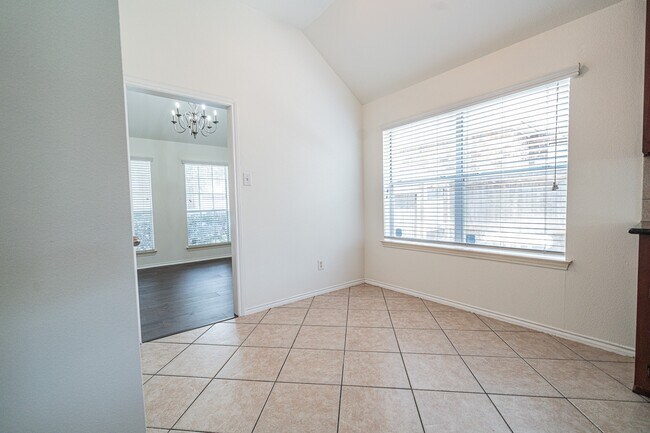 Building Photo - 2111 Sailwind Dr