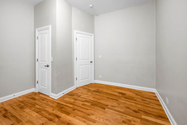 Building Photo - 6609 S Drexel Ave