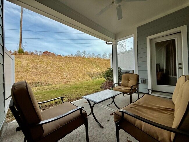 Building Photo - 254 Deardom Wy