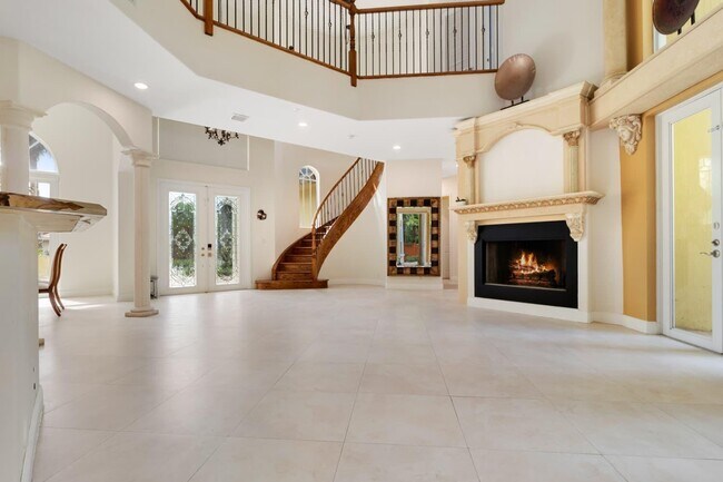 Building Photo - 6301 SW 58th Ct