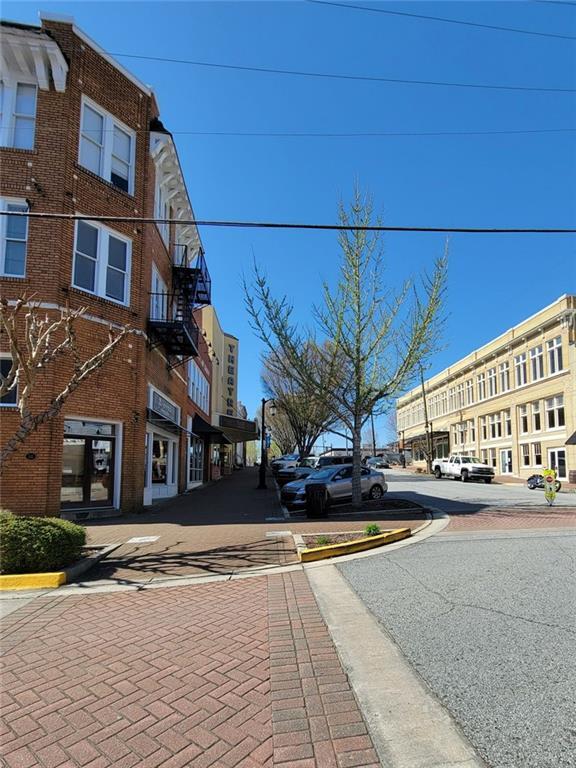 Building Photo - 251 Archer St