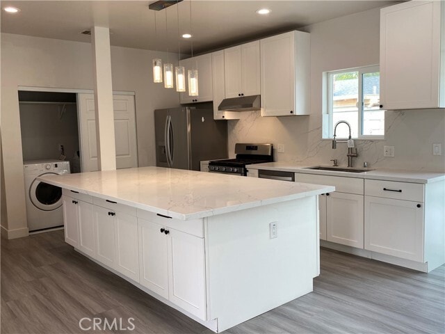 Building Photo - 1653 W Chateau Pl