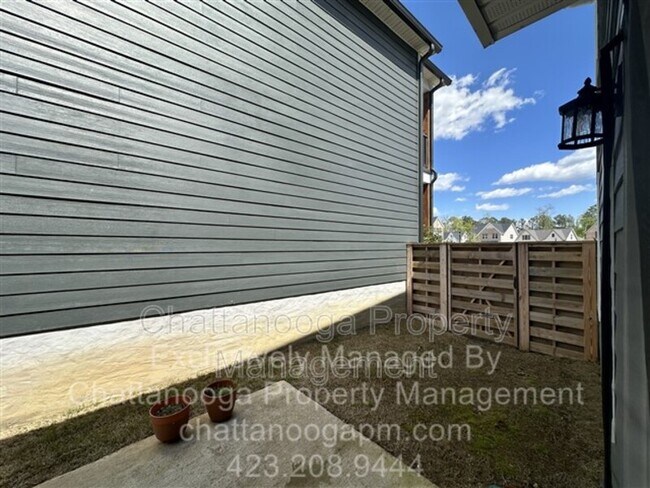 Building Photo - 1526 Bowtie Rd