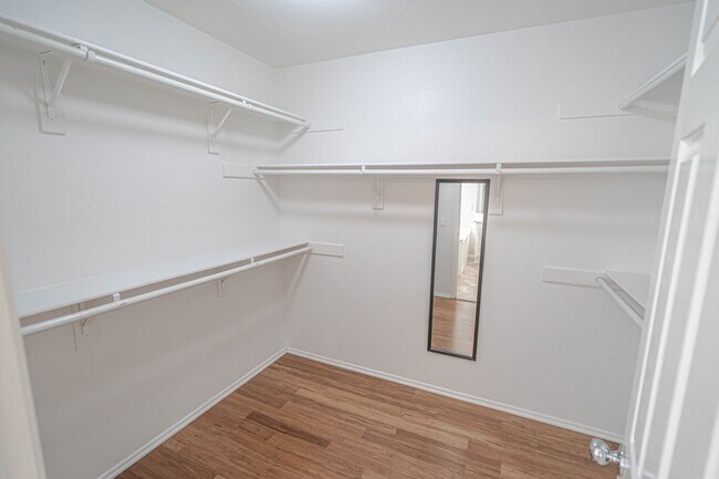 Building Photo - COMING SOON! 3 Bedroom Home for Rent in Santa Clarita!