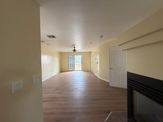 Building Photo - 6406 W El Cortez Pl