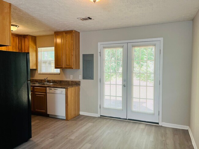 Building Photo - 605 Wilburn Ave