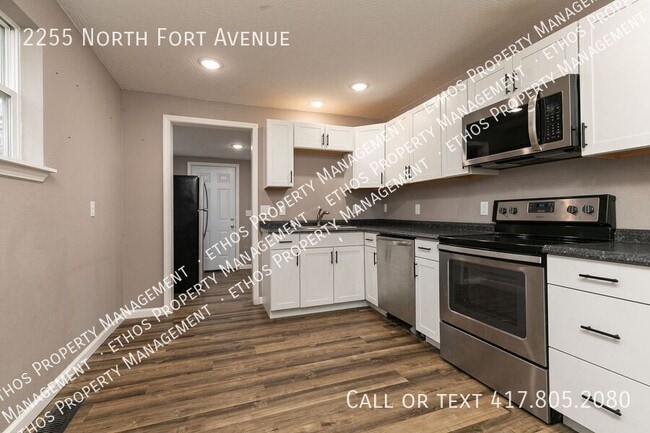 Building Photo - 2255 N Fort Ave