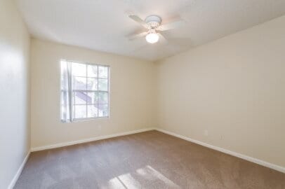 Building Photo - "Spacious 2-Bed condo in Lexington Place, close to shopping and dining"