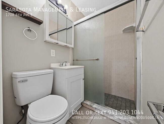 Building Photo - 1708 6th Ave E