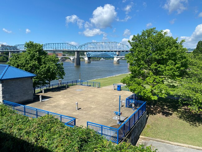 Primary Photo - 500 River St