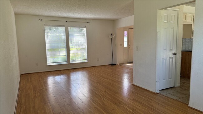 Building Photo - 3130 Battle Ridge Ln